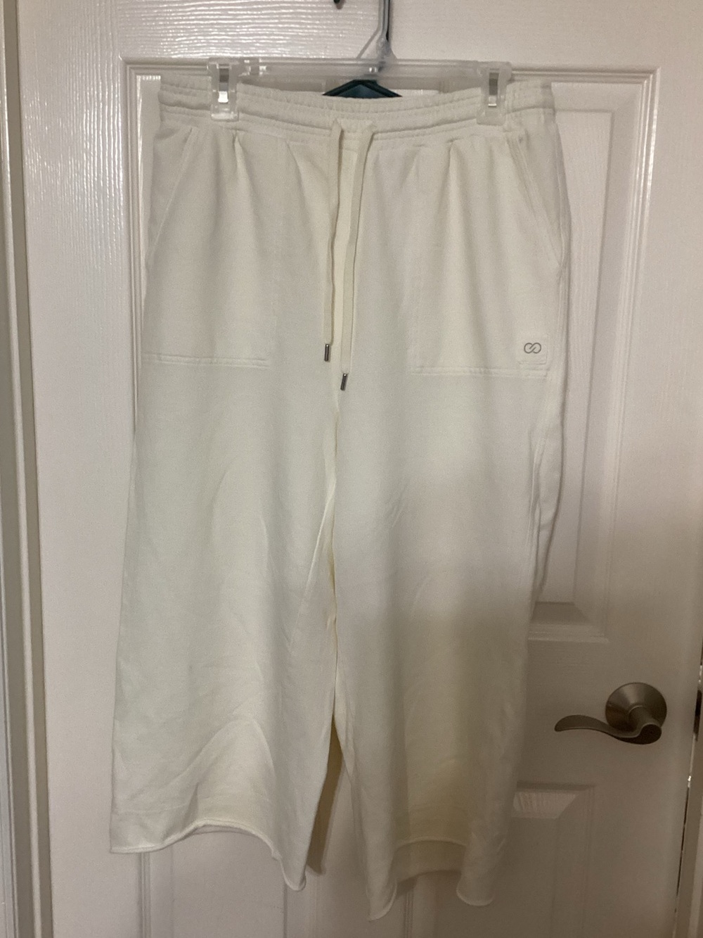 Calia ivory terry cloth cropped sweatpants Womens Medium NWOT